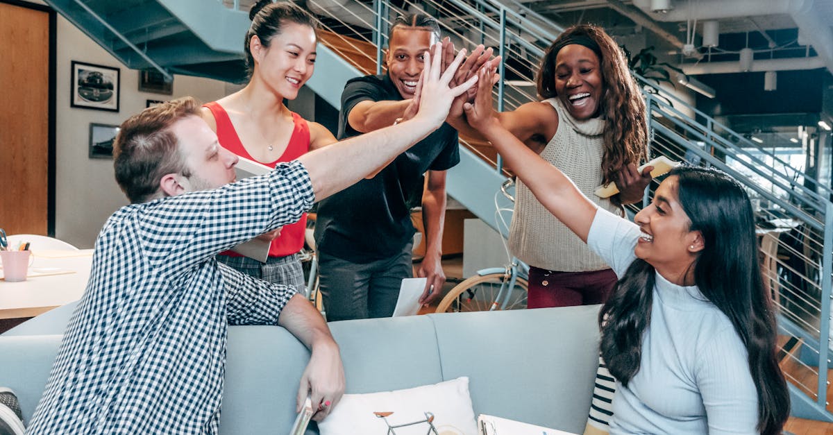 开发游戏时,在技术支持预防方面设置哪些几乎不可能被打破的规则?