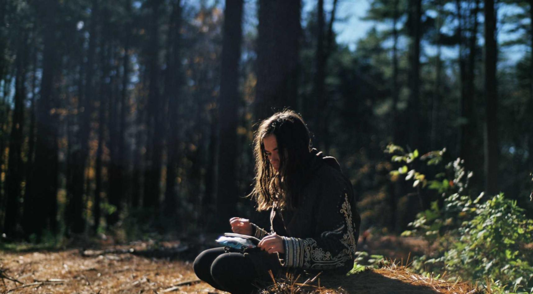 英雄联盟如何对技术支持辅助打击进行专业安排？